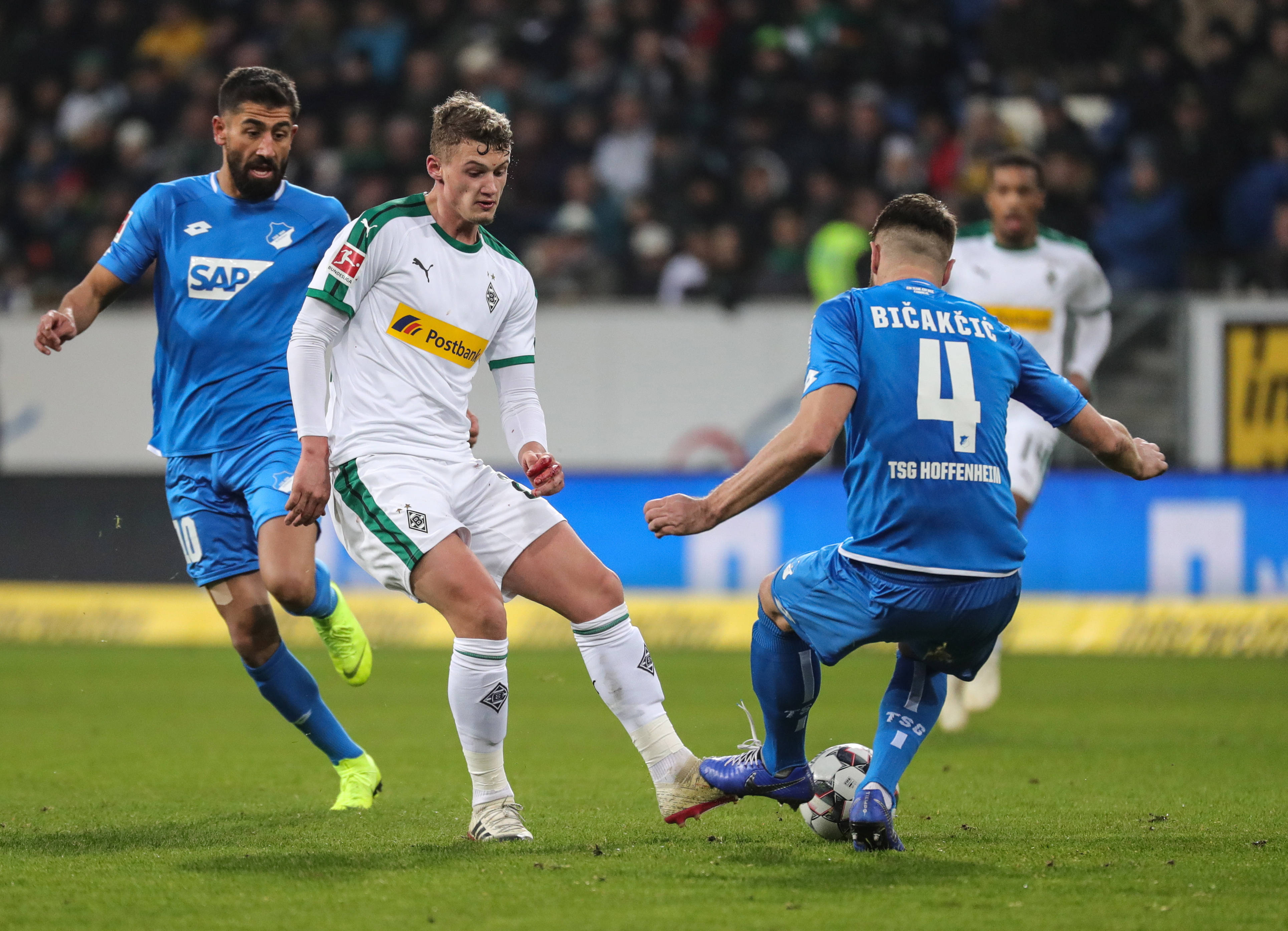 爱游戏体育-ac米兰最新球员名单和号码